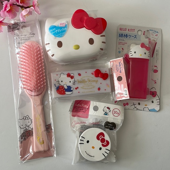 Sanrio | Bath & Body | Sanrio Hello Kitty Bath Beauty Travel Tems Set 5 ...